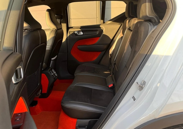 Volvo XC 40 cena 110000 przebieg: 116930, rok produkcji 2019 z Koło małe 154
